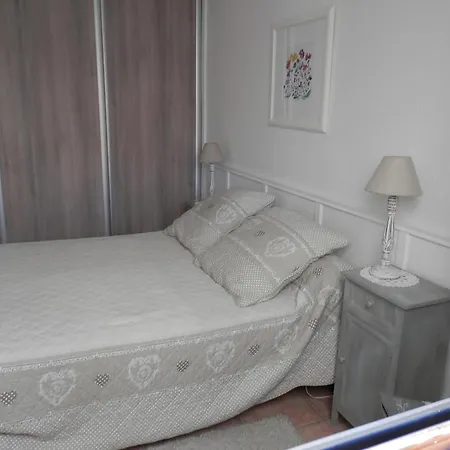 Apartment Maison De Plain-pied A - T3 Confortable, 200m Plage, Terrasse Fleurie, Parking Prive, 4-6 Pers - Fr-1-796-17 *