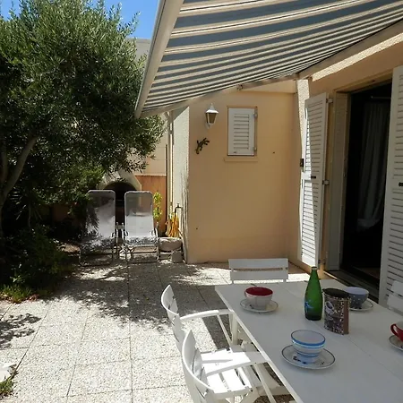 Maison De Plain-pied A - T3 Confortable, 200m Plage, Terrasse Fleurie, Parking Prive, 4-6 Pers - Fr-1-796-17 * Gruissan