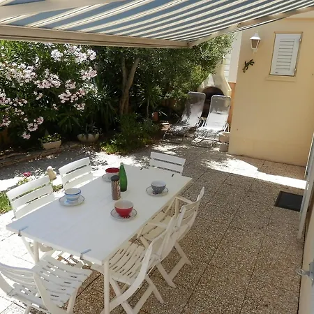 Apartment Maison De Plain-pied A - T3 Confortable, 200m Plage, Terrasse Fleurie, Parking Prive, 4-6 Pers - Fr-1-796-17